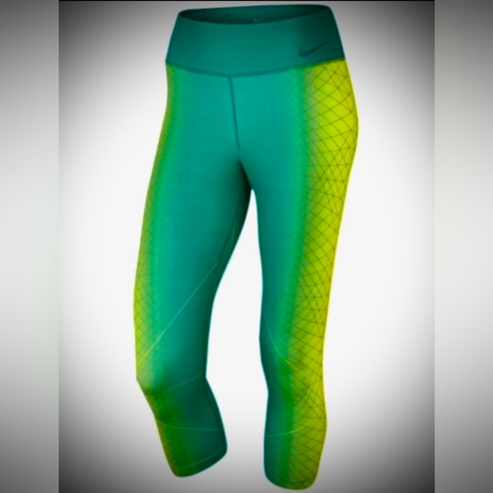 Nike Legendary Engineered Training Capris